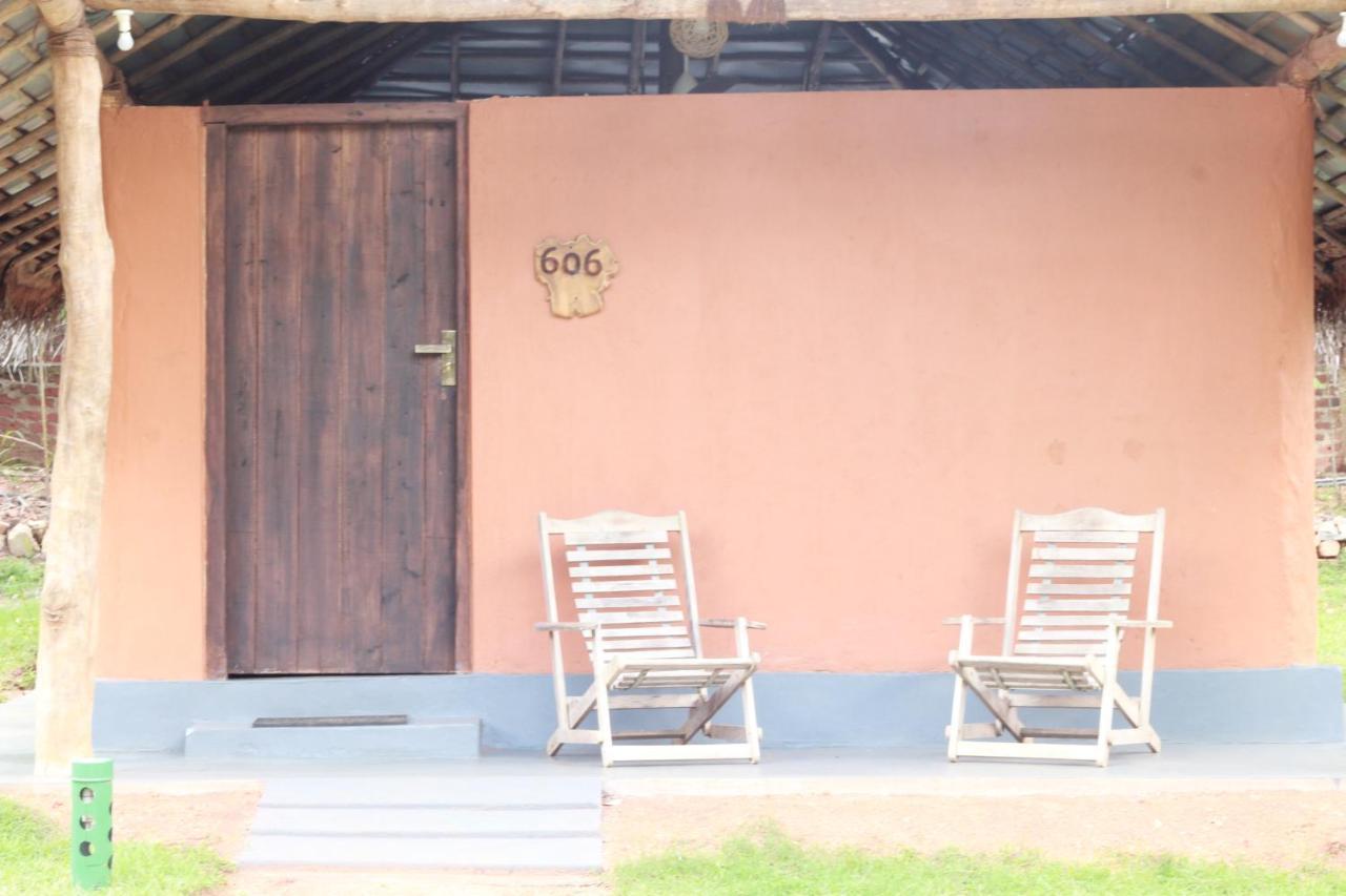 Cloudz Sigiriya Hotel Bagian luar foto