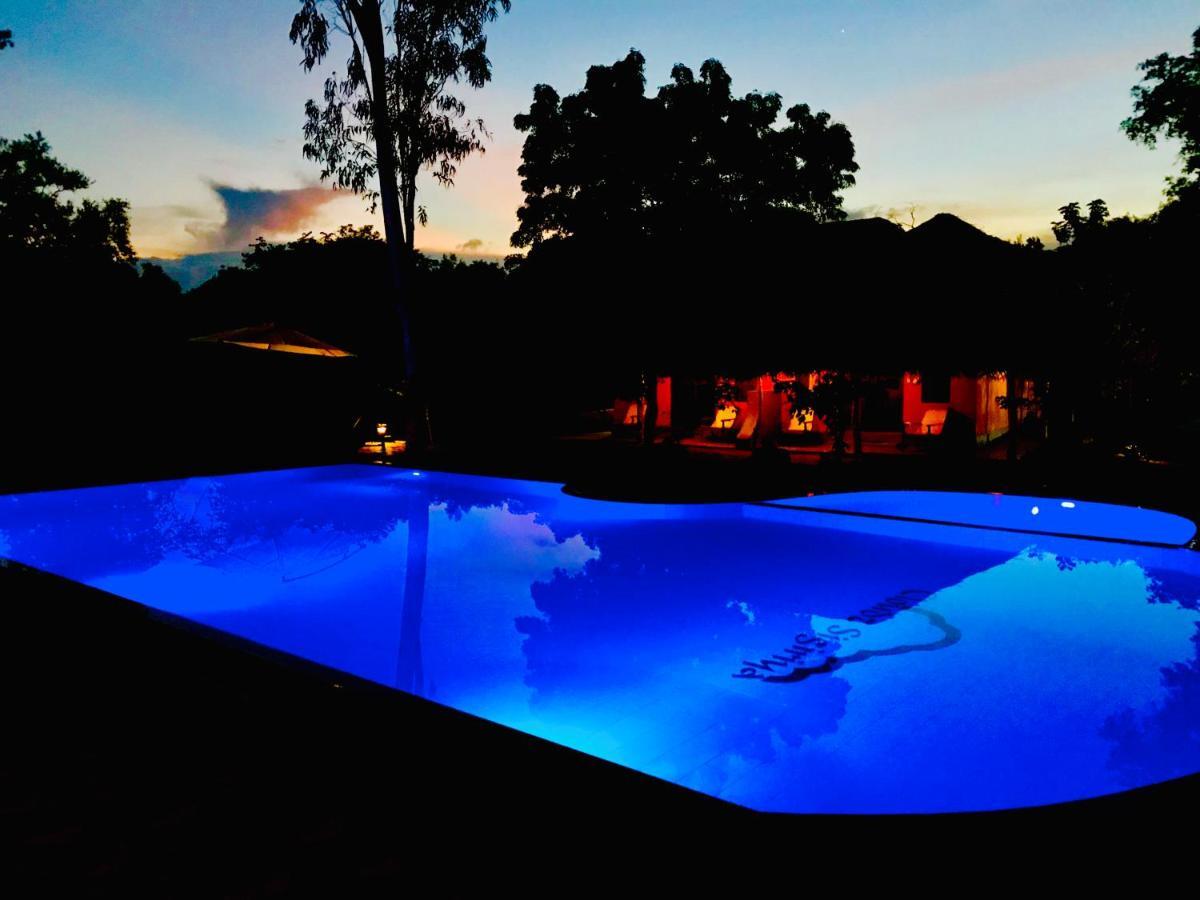 Cloudz Sigiriya Hotel Bagian luar foto