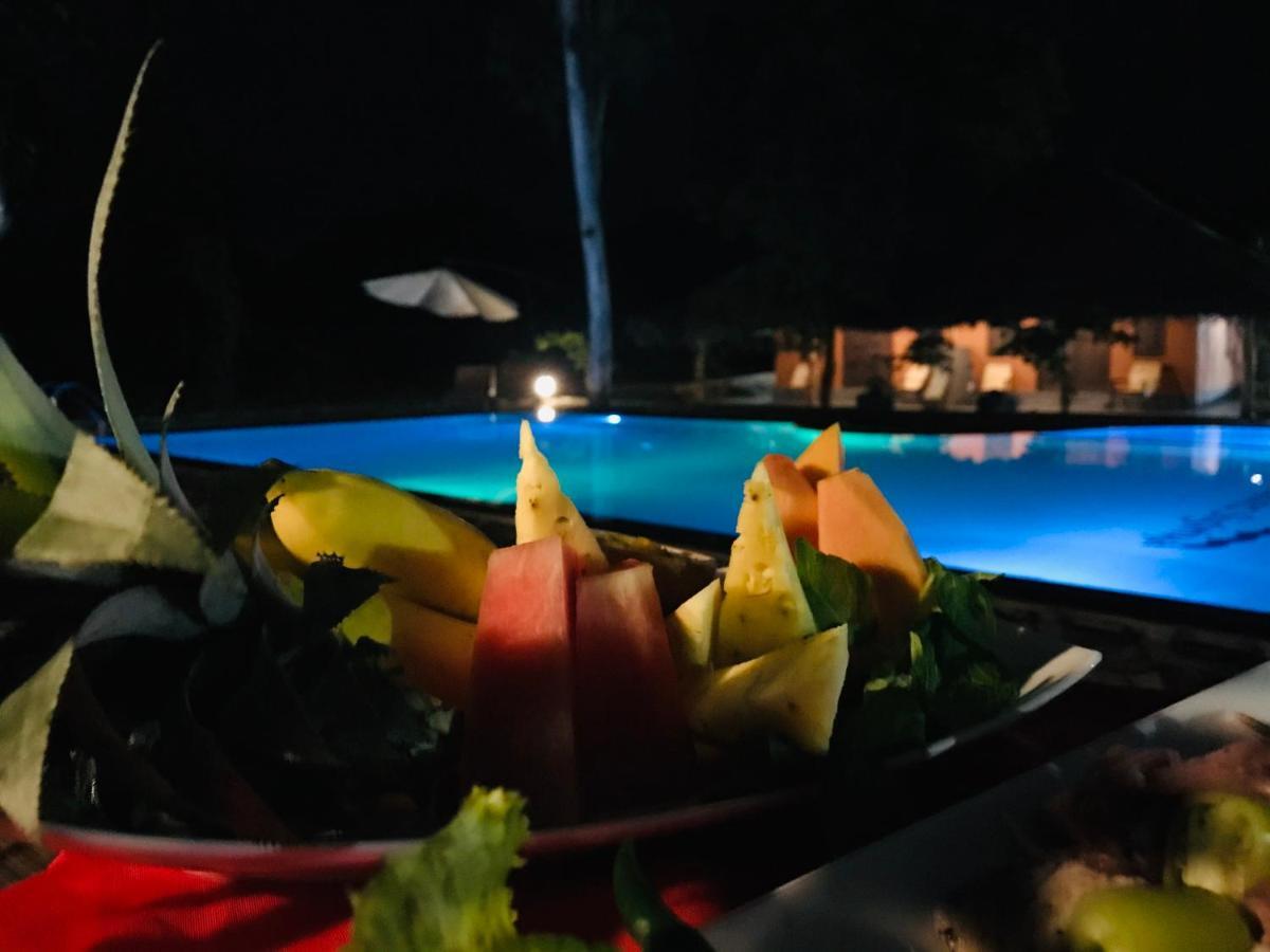 Cloudz Sigiriya Hotel Bagian luar foto