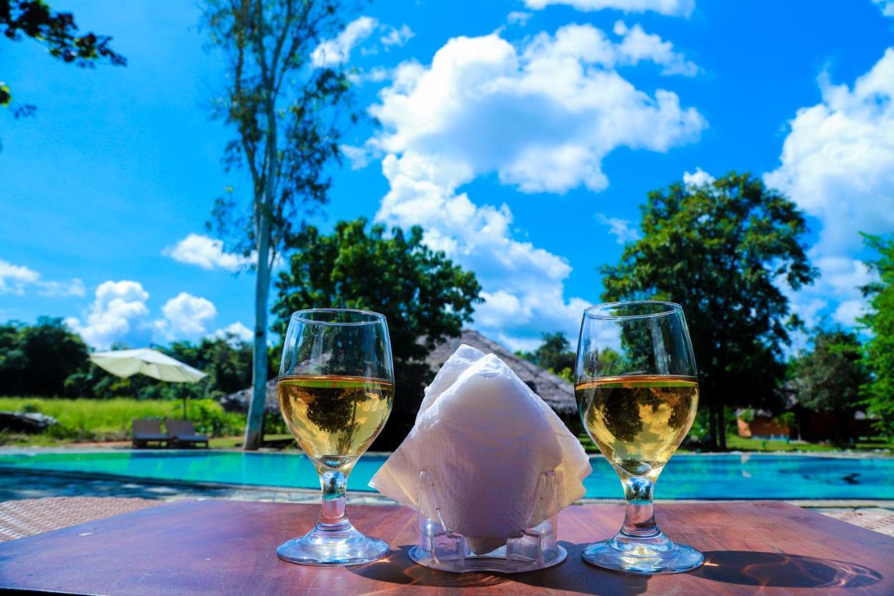 Cloudz Sigiriya Hotel Bagian luar foto